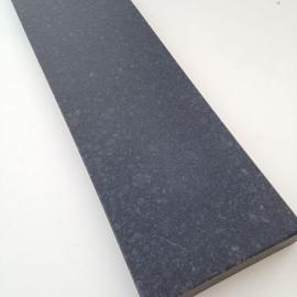 Luxuriöse Teichumrandung geschliffen mit Facette (100x20x3 cm)