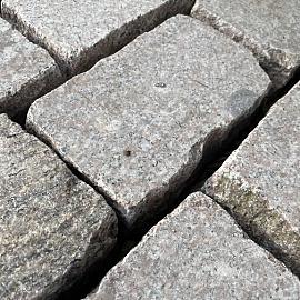 „Dongen“ Granitblöcke gesägt