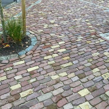 Alte, Gebrannte, Dick geformte Zierklinker/Kopfstücke