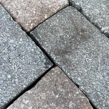 "Vlijmen" Zweeds graniet gezaagd