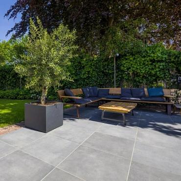 Keramische fliese mit Beton „Anthrazit Himmel" 80x80x4