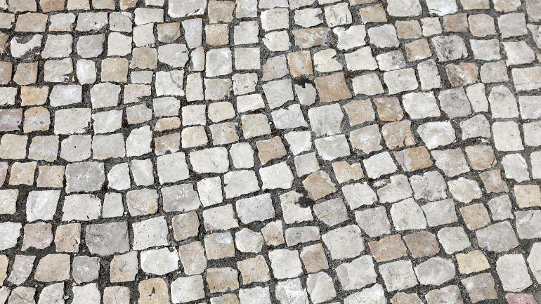 natuursteen en kinderkoppen